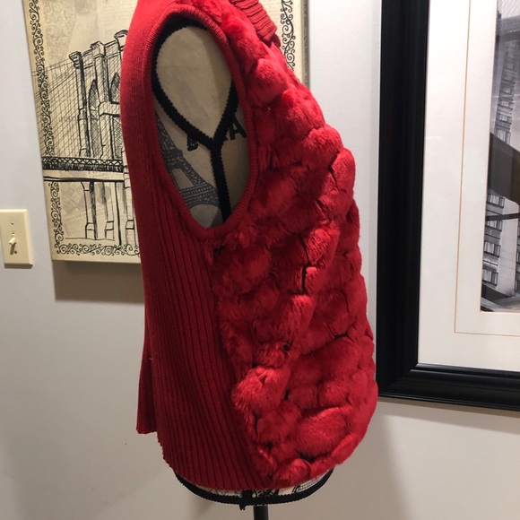 EUC Women’s Vintage Red Fur Vest - Picture 5 of 5
